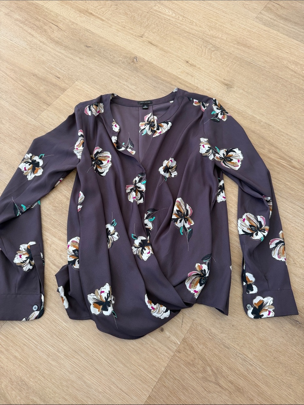 Ann Taylor  Taupe Floral V-Neck Long-Sleeve Blouse - Picture 2 of 7